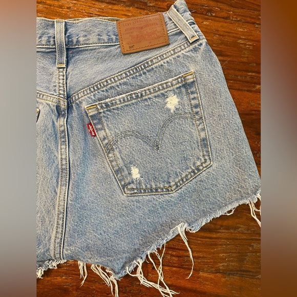 LEVI’S 501 “Big E” Jean Shorts Ripped Distressed Size 28 - Picture 6 of 13